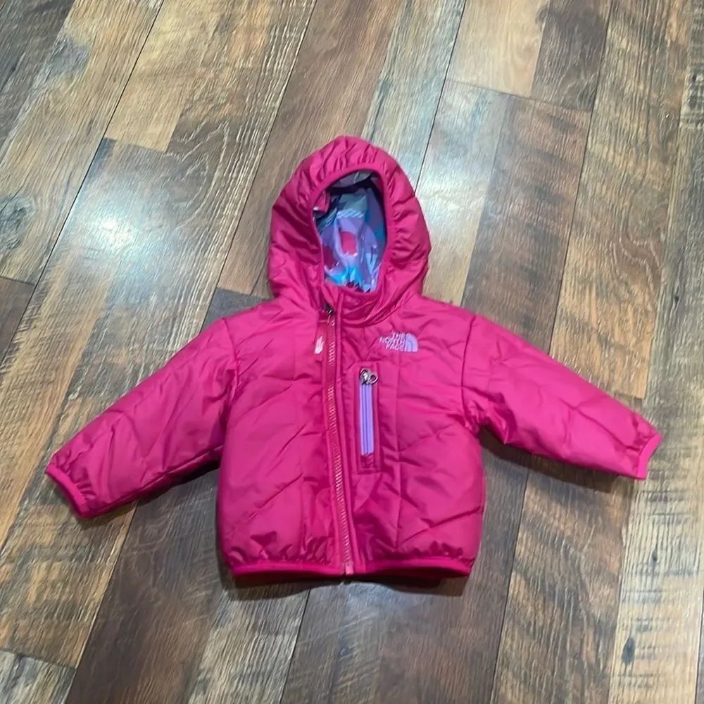The North Face reversible jacket 3-6 mos (3820)